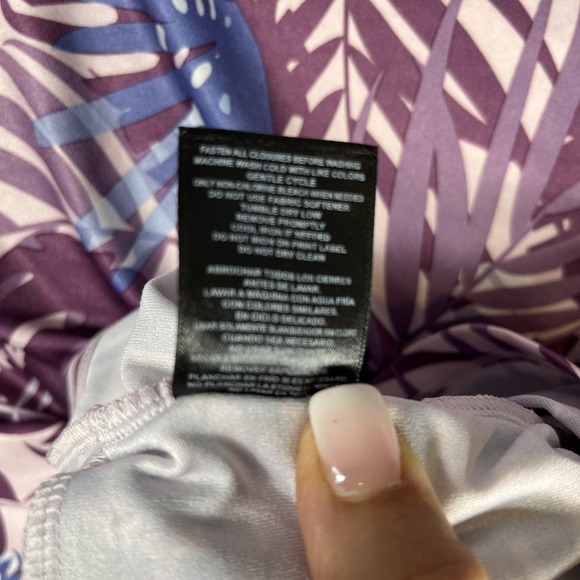 32 Degrees Cool Swim Top Womens XXL Long Sleeve UPF 50 Sun Protect Purple Leaves - Picture 7 of 8